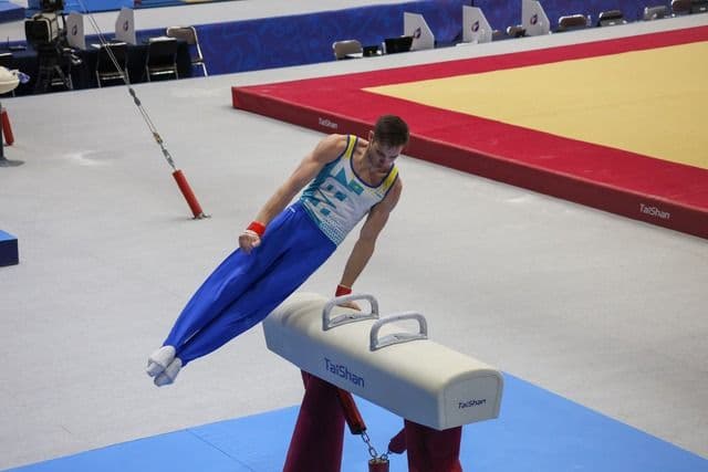 Гимнаст Нариман Курбанов выиграл чемпионат Азии в третий раз