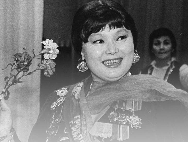 В Астане пройдет международный конкурс вокалистов имени Розы Баглановой