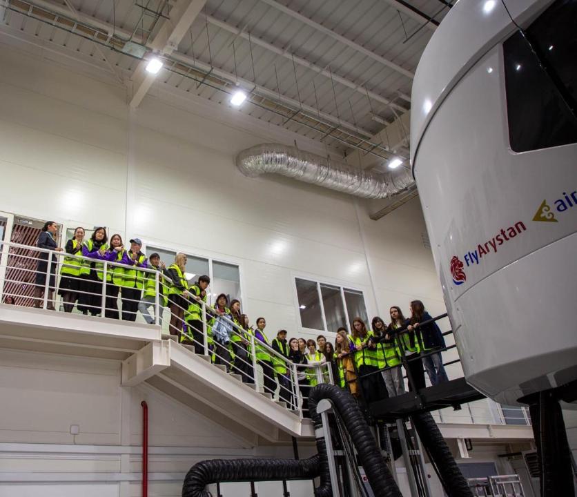 Школьникам столицы открыли путь в авиационную отрасль