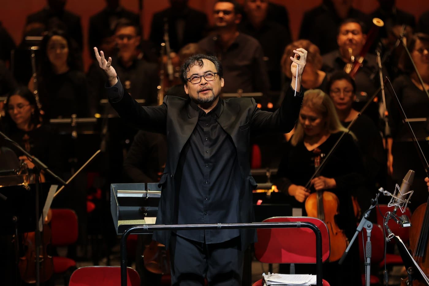 Новогодний вечер. Париж. И Almaty Theatre