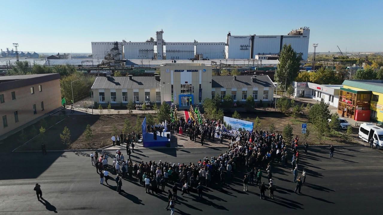В Атбасаре после реконструкции открыли железнодорожный вокзал