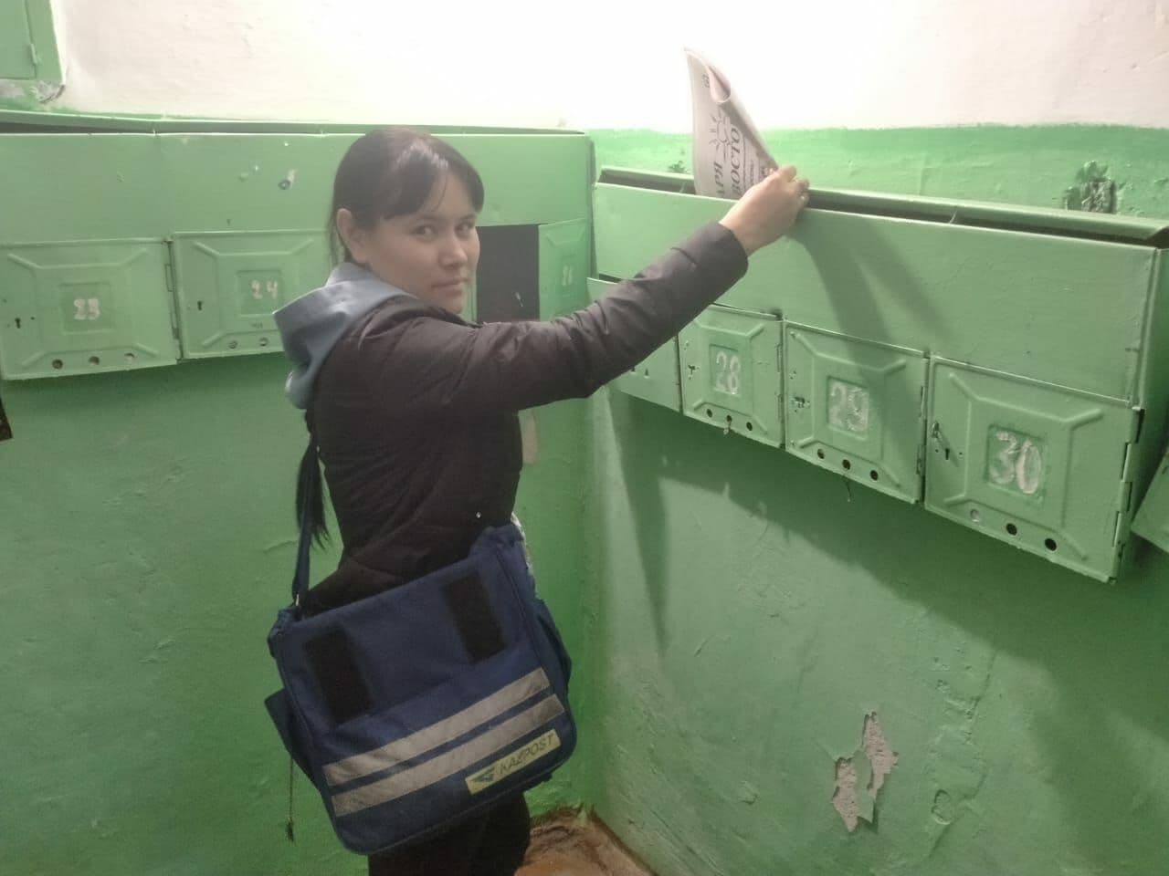 Пока люди пишут письма, им нужен почтальон 