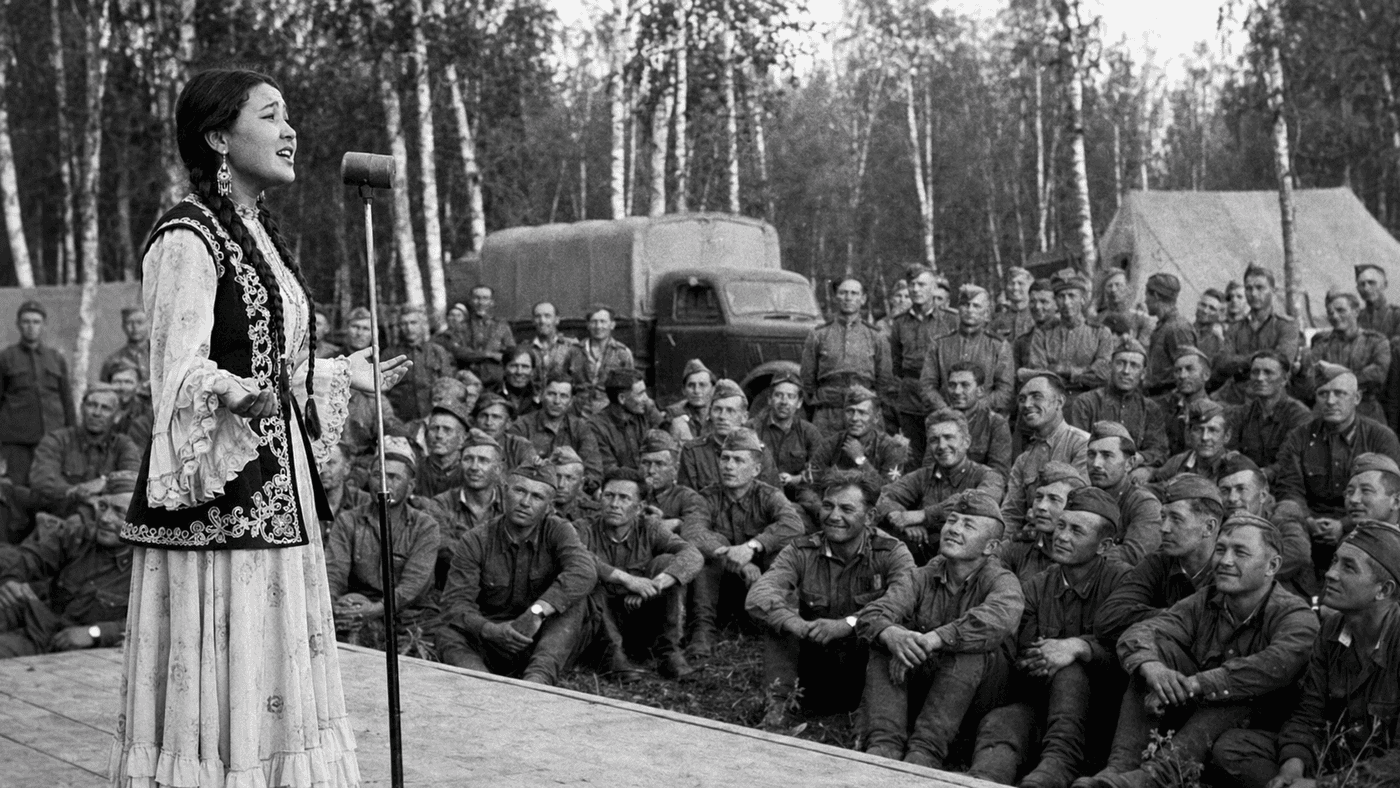 Во время нее в республике были созданы, опубликованы и показаны тысячи произведений литературы, музыки, живописи, кино и прикладного искусства
