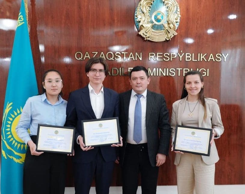 Студенты Caspian University - обладатели большой хрустальной «Совы»! 