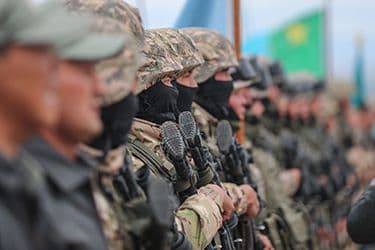 Равнение на приказ