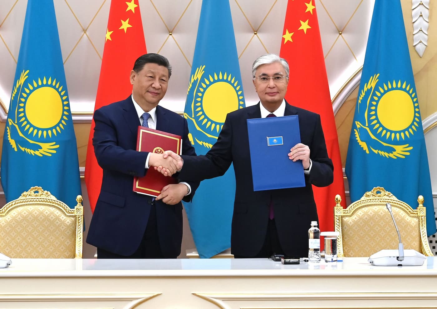 Более 30 договоров о сотрудничестве подписали Казахстан и Китай