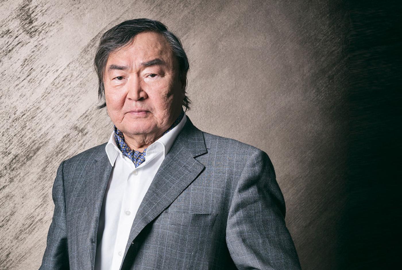 Посвящается 90-летию Олжаса Сулейменова