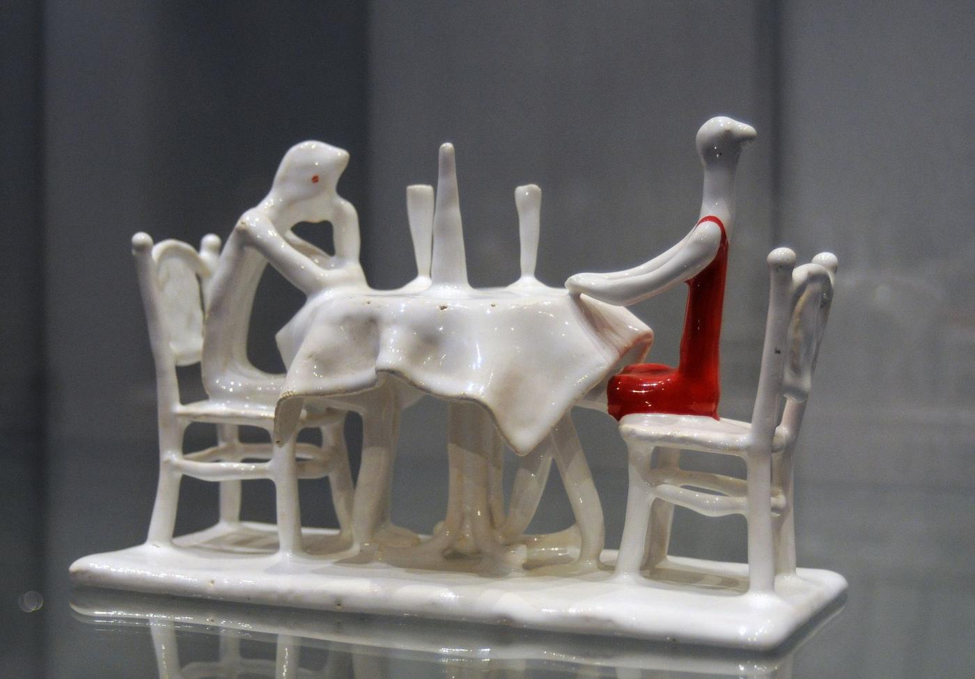 Завтраки за керамической чашечкой кофе