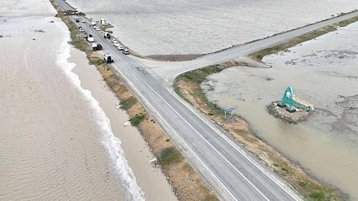 В Атырауской области талыми водами размыло дорогу Х. Ергалиев — Тандай