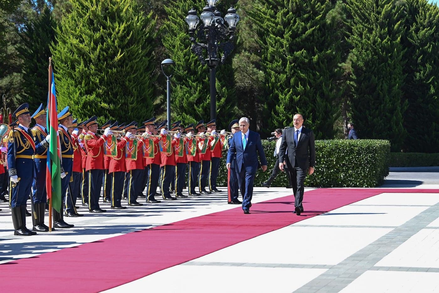 Казахстан и Азербайджан: нас разделяет только Каспий 