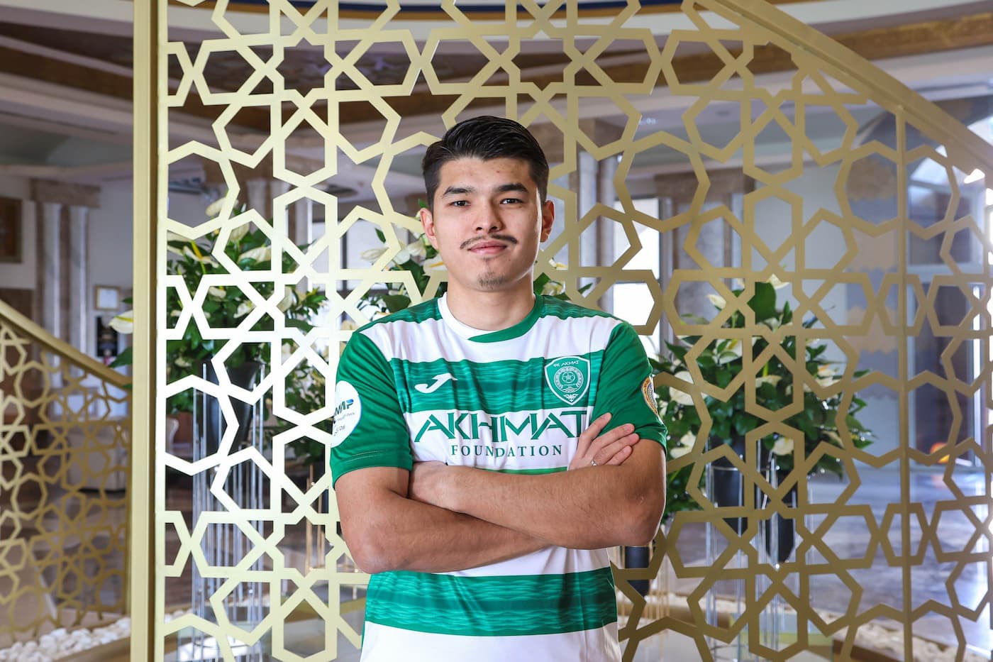 Галымжан Кенжебек официально перешел в «Ахмат»