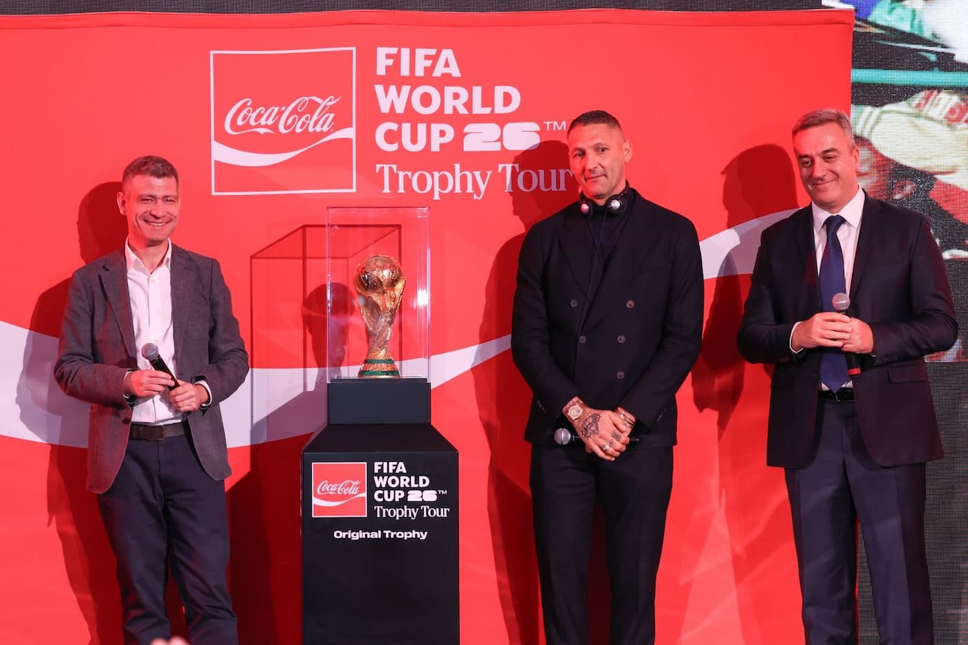 В Алматы представили трофей чемпионата мира ФИФА