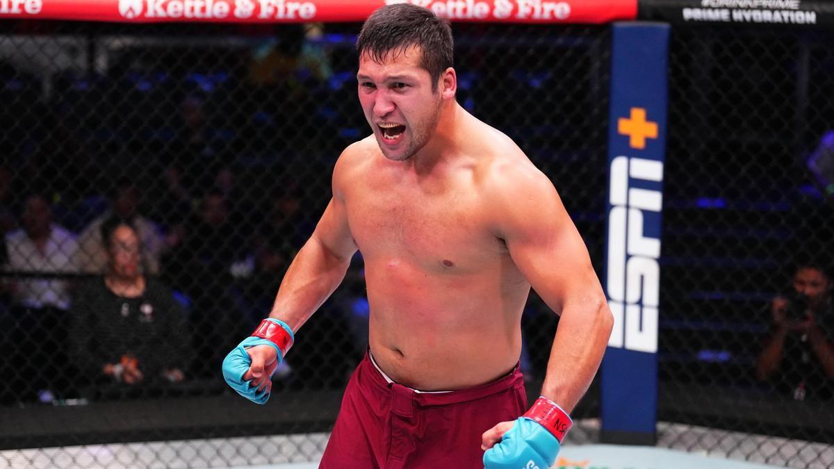 Дияр Нургожай победил нокаутом на турнире UFC в Лас-Вегасе