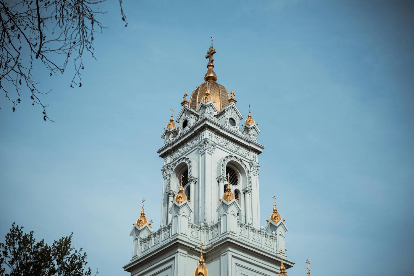 Священник из Алматы стал звездой соцсетей