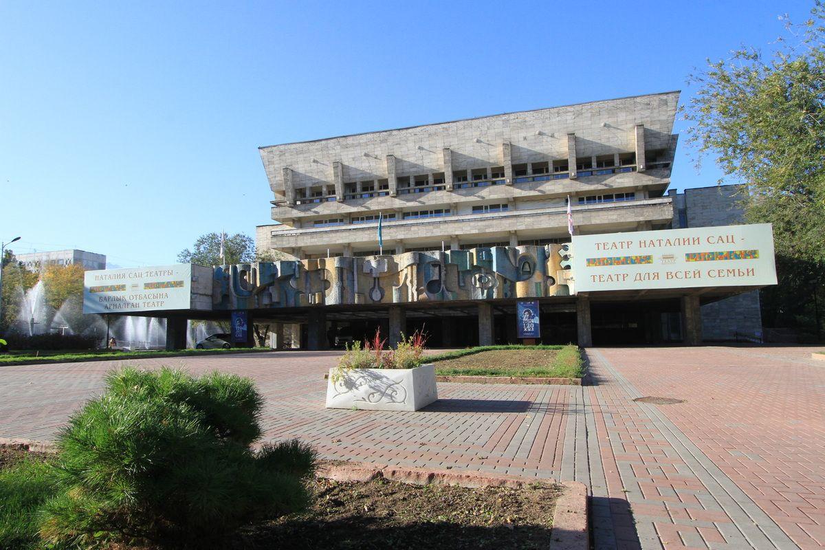 Впервые в Казахстане в главном детском театре страны состоится спецпоказ спектакля для незрячих детей