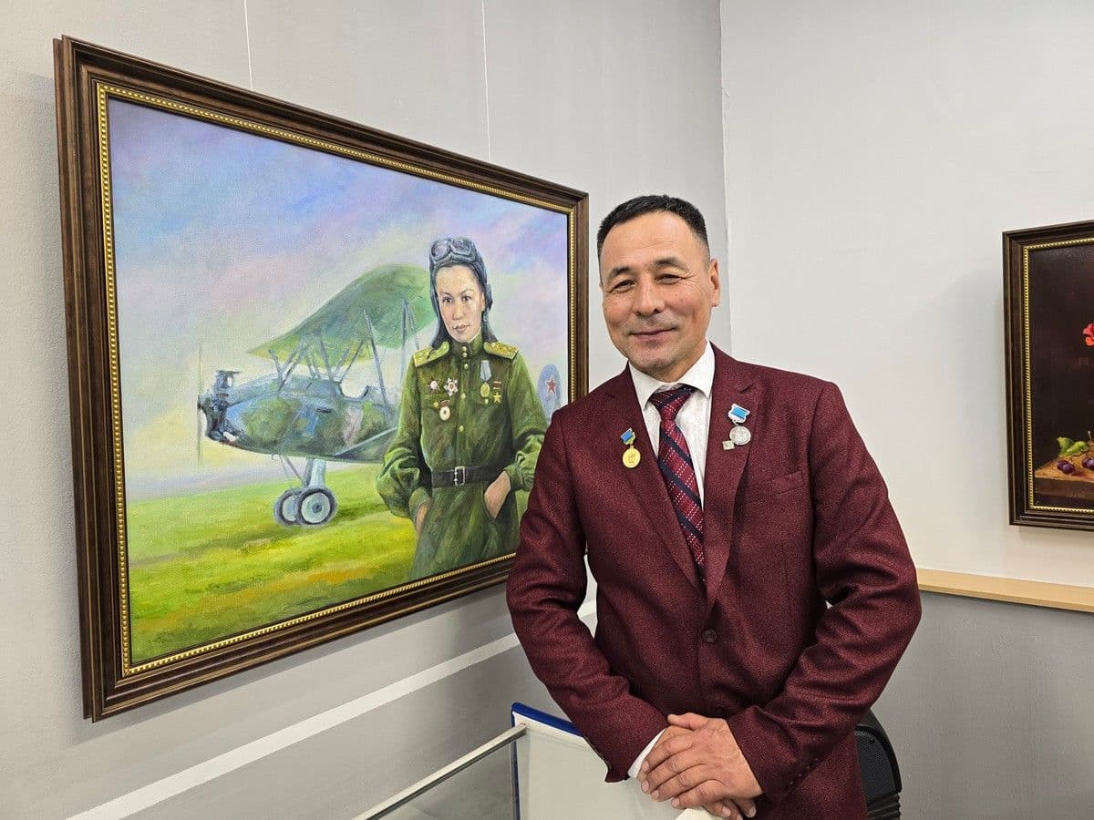 Художник из Атырау пишет героев