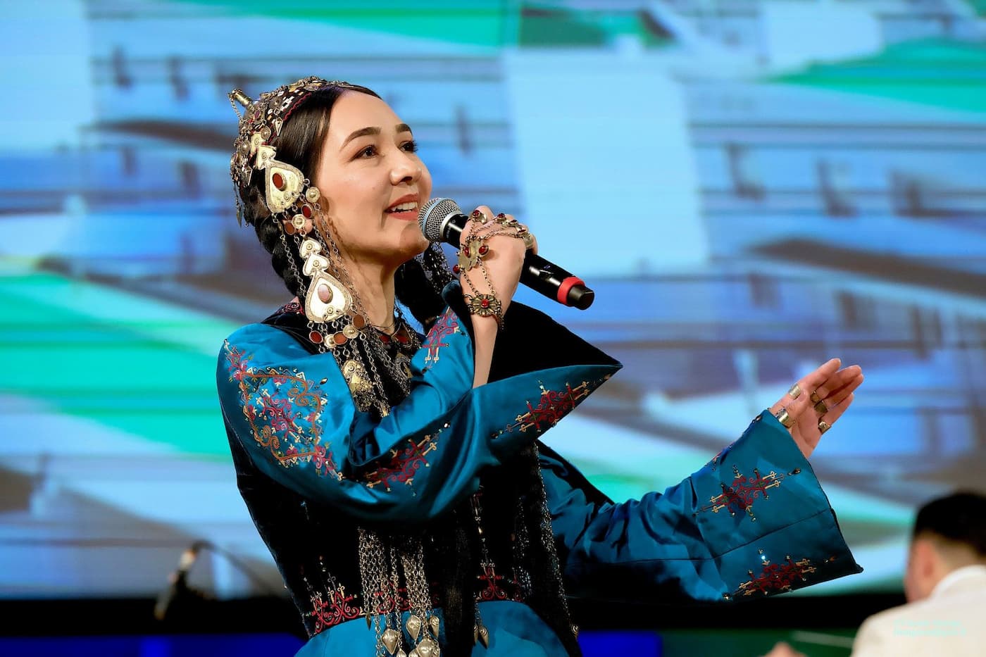 Празднование 300-летия Магтымгулы Фраги в Париже