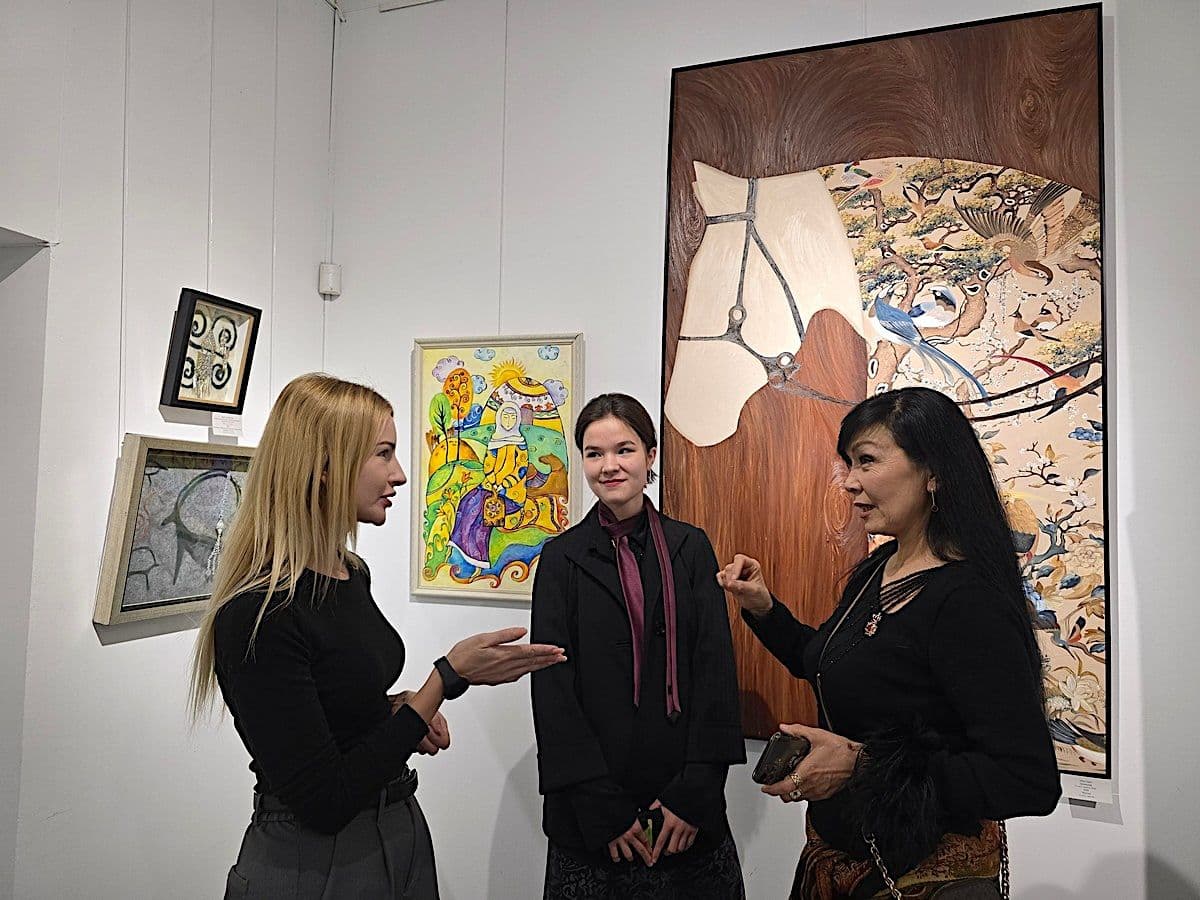 Выставка творческого объединения Asia Art в Алматы