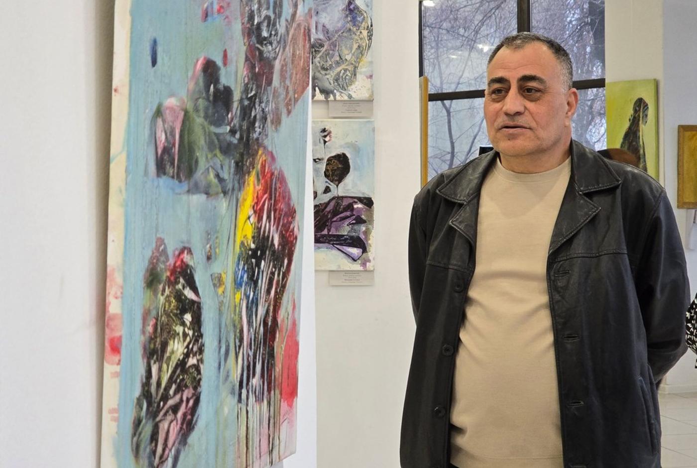 Темы обновления, надежды и памяти в работах Омрана Шейхмуса в Алматы