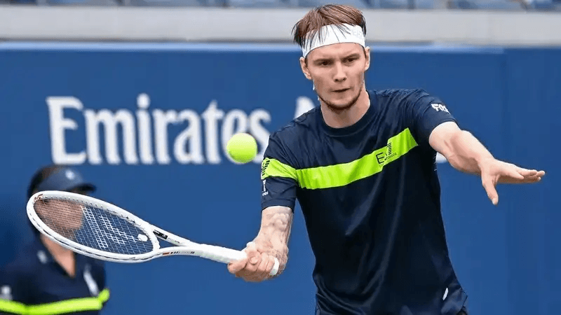 Ведущие казахстанские теннисисты сохранили позиции в предсезонном рейтинге